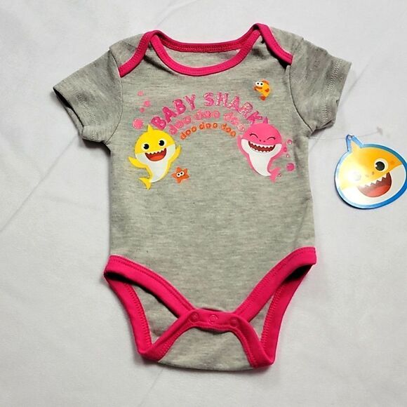 NICKELODEON BABY SHARK.. baby onesie.. - Picture 1 of 3